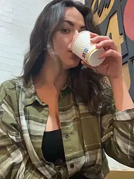 Alicia Hot1 online show from January 13, 2025, 6:05 pm