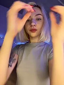  urbestie  online show from March 18, 2026, 11:27 pm