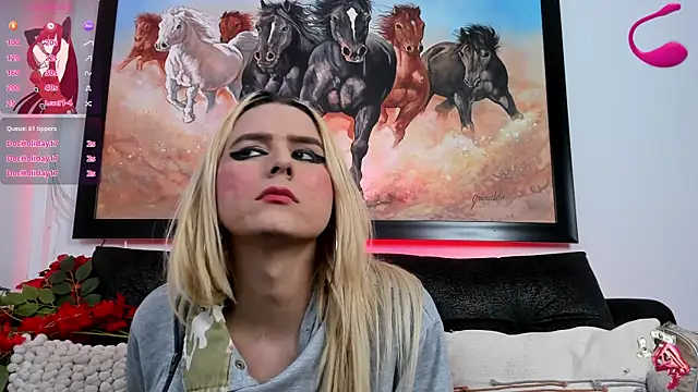 Snapshot of shannel__queen chatting on March 17, 2025, 7:37 pm shannel queen online show from March 17, 2025, 7:37 pm