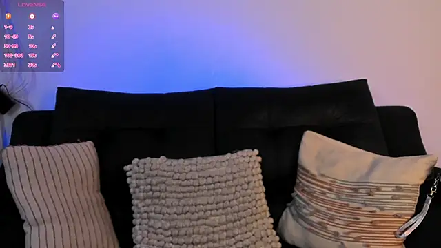 Snapshot of shannel__queen chatting on December 5, 2025, 6:28 pm shannel queen online show from December 5, 2025, 6:28 pm