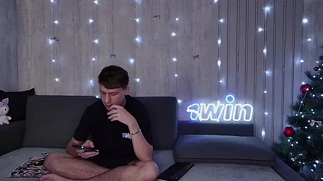 wineandboobss online show from December 26, 2024, 3:53 pm