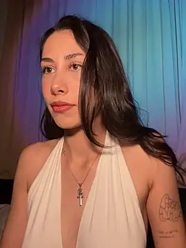 Sophiehii online show from April 15, 2026, 12:10 pm