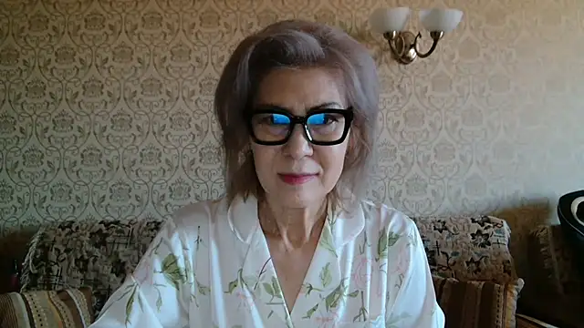 Snapshot of Elegant00Lady chatting on October 2, 2025, 2:59 am Elegant00Lady online show from October 2, 2025, 2:59 am