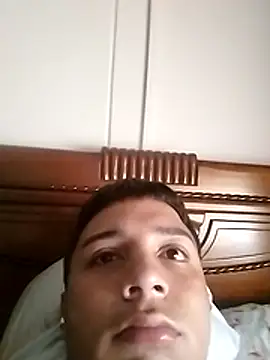 Snapshot of Seductivo_jr chatting on June 18, 2026, 2:00 pm Seductivo jr online show from June 18, 2026, 2:00 pm