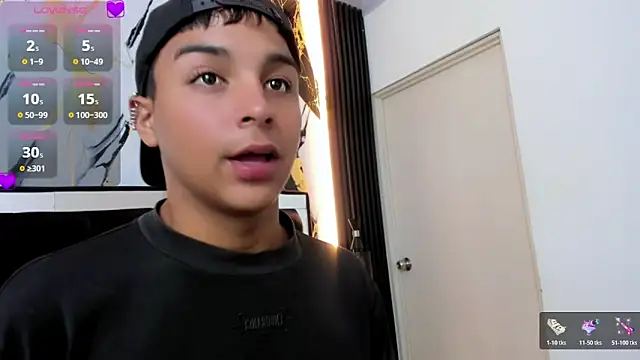 Snapshot of Seductivo_jr chatting on April 18, 2026, 9:15 pm Seductivo jr online show from April 18, 2026, 9:15 pm
