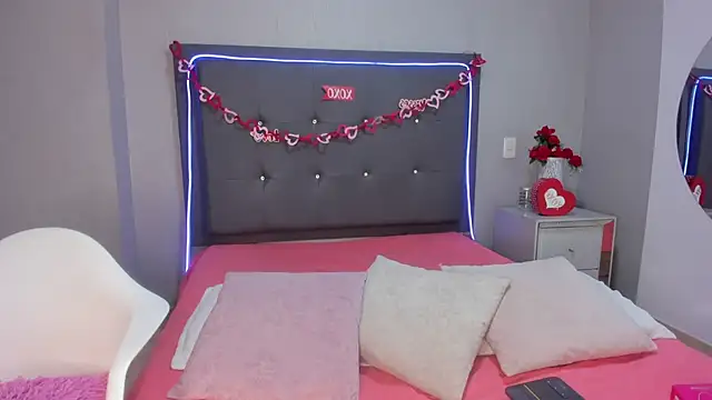 emma lye online show from April 16, 2026, 9:39 pm