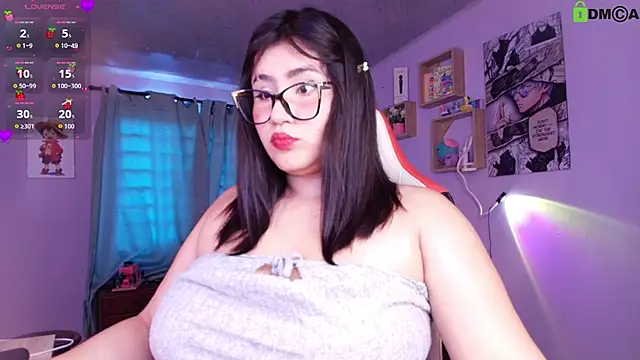 Snapshot of juli_juliana chatting on May 1, 2026, 4:01 pm juli juliana online show from May 1, 2026, 4:01 pm