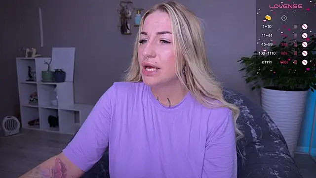 Tanya Acid online show from September 20, 2025, 4:17 am