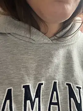 Snapshot of Sara_darling chatting on November 9, 2025, 11:36 am Sara darling online show from November 9, 2025, 11:36 am