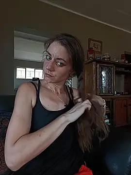 Snapshot of Missmesexycouple69 chatting on January 7, 2026, 2:22 pm Missmesexycouple69 online show from January 7, 2026, 2:22 pm