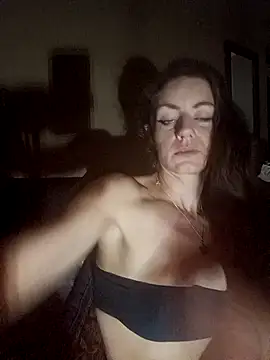 Snapshot of Missmesexycouple69 chatting on March 4, 2026, 1:02 am Missmesexycouple69 online show from March 4, 2026, 1:02 am