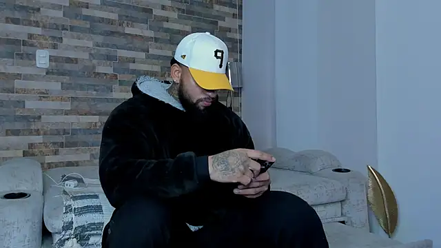 Snapshot of zaiin_diesel chatting on March 12, 2025, 11:32 am zaiin diesel online show from March 12, 2025, 11:32 am