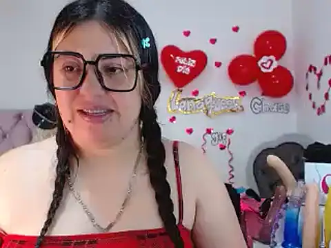 Snapshot of lanaqueen699 chatting on March 18, 2025, 3:33 pm lanaqueen699 online show from March 18, 2025, 3:33 pm