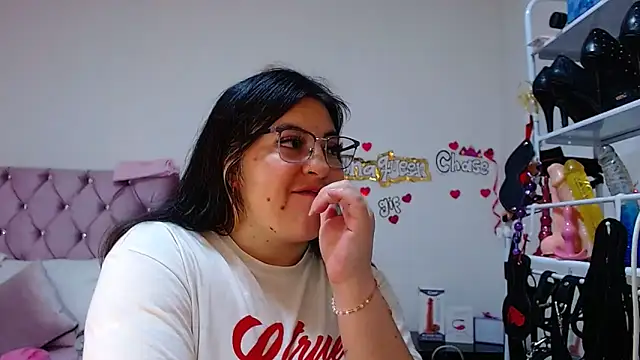 Snapshot of lanaqueen699 chatting on November 19, 2025, 2:39 pm lanaqueen699 online show from November 19, 2025, 2:39 pm