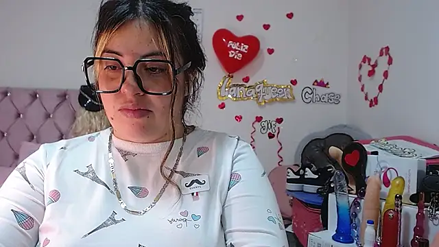 Snapshot of lanaqueen699 chatting on March 22, 2025, 12:39 am lanaqueen699 online show from March 22, 2025, 12:39 am