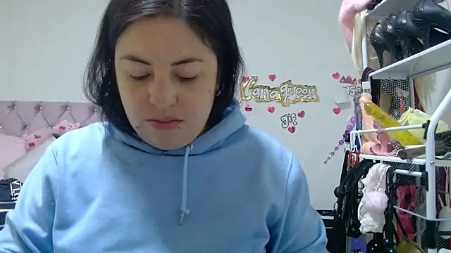 Snapshot of lanaqueen699 chatting on May 26, 2026, 2:15 pm lanaqueen699 online show from May 26, 2026, 2:15 pm