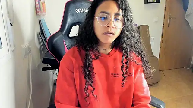 Snapshot of Ama_music chatting on November 23, 2025, 3:11 pm Ama music online show from November 23, 2025, 3:11 pm