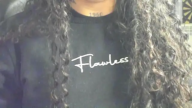 Snapshot of Ama_music chatting on December 16, 2025, 10:52 am Ama music online show from December 16, 2025, 10:52 am