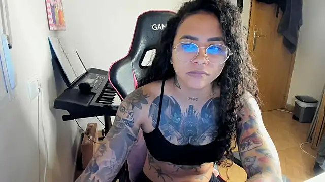 Snapshot of Ama_music chatting on October 25, 2025, 9:41 am Ama music online show from October 25, 2025, 9:41 am