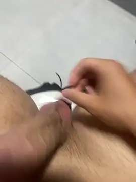 Snapshot of novinho18pauzu chatting on December 17, 2025, 12:54 pm novinho18pauzu online show from December 17, 2025, 12:54 pm