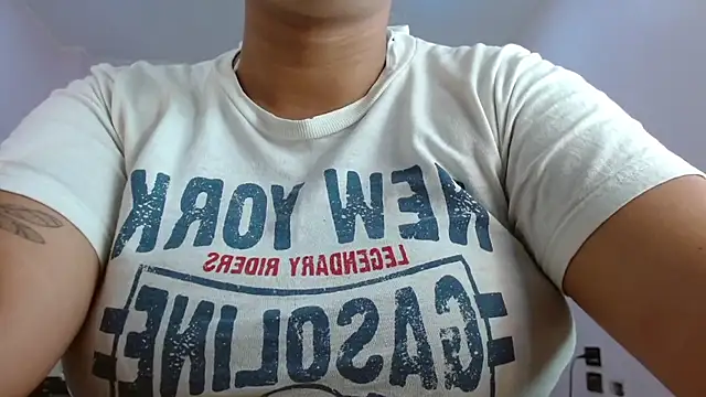 april bunnyy online show from July 14, 2026, 8:26 pm