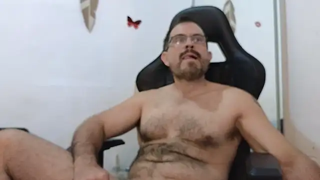 Snapshot of SbasTone_Muscle chatting on February 17, 2026, 2:58 pm SbasTone Muscle online show from February 17, 2026, 2:58 pm