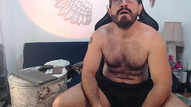 Snapshot of SbasTone_Muscle chatting on February 23, 2026, 3:12 pm SbasTone Muscle online show from February 23, 2026, 3:12 pm