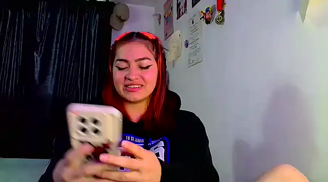 Snapshot of lucycherry__ chatting on March 18, 2025, 12:17 pm lucycherry online show from March 18, 2025, 12:17 pm