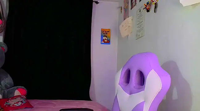 Snapshot of lucycherry__ chatting on December 11, 2024, 2:19 am lucycherry online show from December 11, 2024, 2:19 am