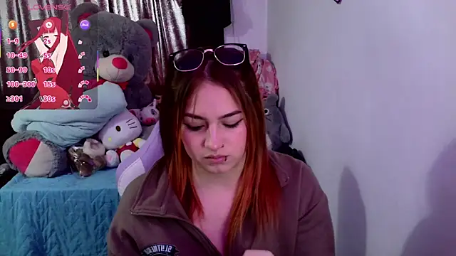 Snapshot of lucycherry__ chatting on November 4, 2025, 7:06 pm lucycherry online show from November 4, 2025, 7:06 pm