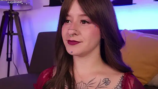 Snapshot of Daarlene chatting on November 7, 2025, 10:09 am Daarlene online show from November 7, 2025, 10:09 am