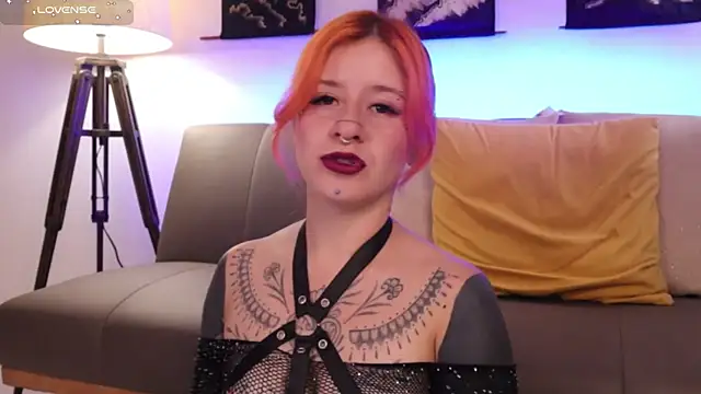 Snapshot of Daarlene chatting on November 4, 2025, 11:25 am Daarlene online show from November 4, 2025, 11:25 am