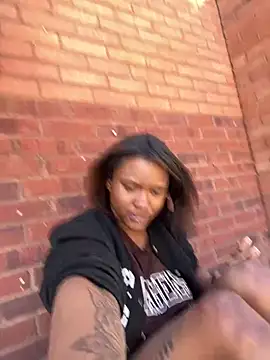 Snapshot of PrettyGal_Tingz chatting on March 10, 2025, 9:29 pm PrettyGal Tingz online show from March 10, 2025, 9:29 pm