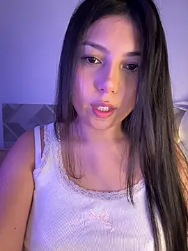 Snapshot of Maii_chan chatting on February 3, 2026, 10:31 am Maii chan online show from February 3, 2026, 10:31 am