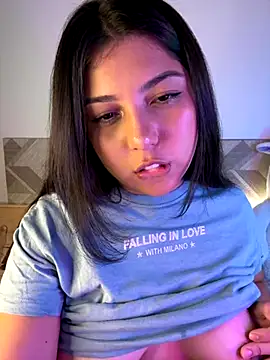 Maii chan online show from October 19, 2025, 3:04 pm