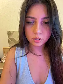 Maii chan online show from October 27, 2025, 9:32 am