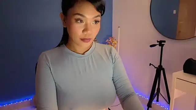 Snapshot of NaughtyMe chatting on October 15, 2025, 6:27 pm NaughtyMe online show from October 15, 2025, 6:27 pm