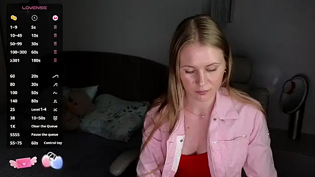 Snapshot of IsabelAllen chatting on June 15, 2026, 3:44 pm IsabelAllen online show from June 15, 2026, 3:44 pm