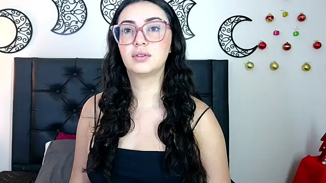 Snapshot of EvoletFMK chatting on November 28, 2025, 4:29 pm EvoletFMK online show from November 28, 2025, 4:29 pm