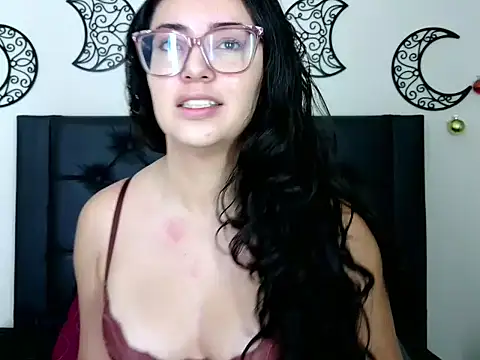 Snapshot of EvoletFMK chatting on December 16, 2025, 9:13 am EvoletFMK online show from December 16, 2025, 9:13 am