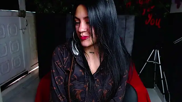 Snapshot of Violettasquirt chatting on May 11, 2026, 2:45 pm Violettasquirt online show from May 11, 2026, 2:45 pm