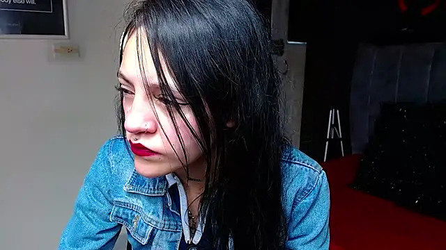 Violettasquirt online show from February 12, 2026, 6:40 pm