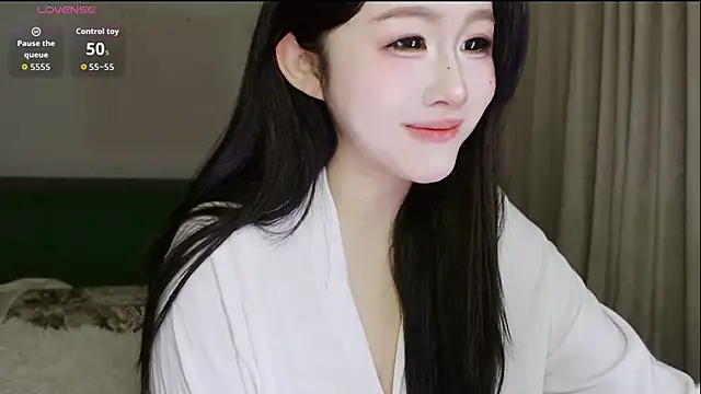 Hazel-11 online show from February 2, 2026, 1:43 pm