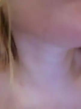 Snapshot of Linda_999 chatting on October 27, 2025, 8:54 pm Linda 999 online show from October 27, 2025, 8:54 pm