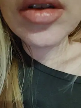 Snapshot of Linda_999 chatting on February 26, 2025, 5:00 pm Linda 999 online show from February 26, 2025, 5:00 pm