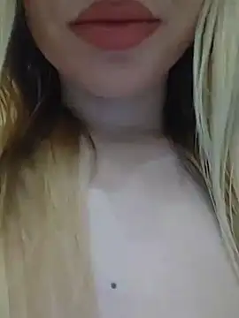 Snapshot of Linda_999 chatting on March 20, 2025, 11:56 pm Linda 999 online show from March 20, 2025, 11:56 pm