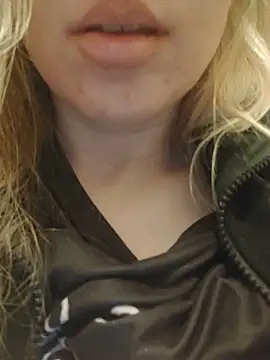 Snapshot of Linda_999 chatting on September 12, 2025, 11:32 am Linda 999 online show from September 12, 2025, 11:32 am