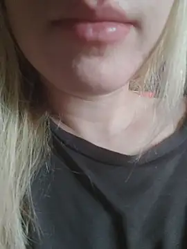 Snapshot of Linda_999 chatting on March 13, 2025, 9:10 am Linda 999 online show from March 13, 2025, 9:10 am