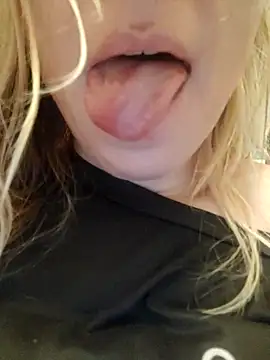 Snapshot of Linda_999 chatting on October 21, 2025, 1:49 am Linda 999 online show from October 21, 2025, 1:49 am