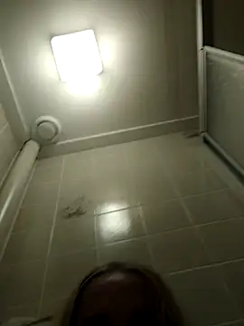 Snapshot of Linda_999 chatting on October 30, 2025, 12:42 am Linda 999 online show from October 30, 2025, 12:42 am